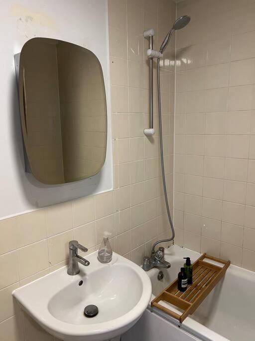 Flat In Appartement *